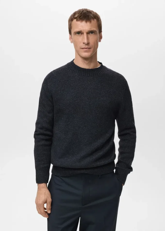 Maglione in misto lana con collo a costine Maglione in misto lana con collo a costine