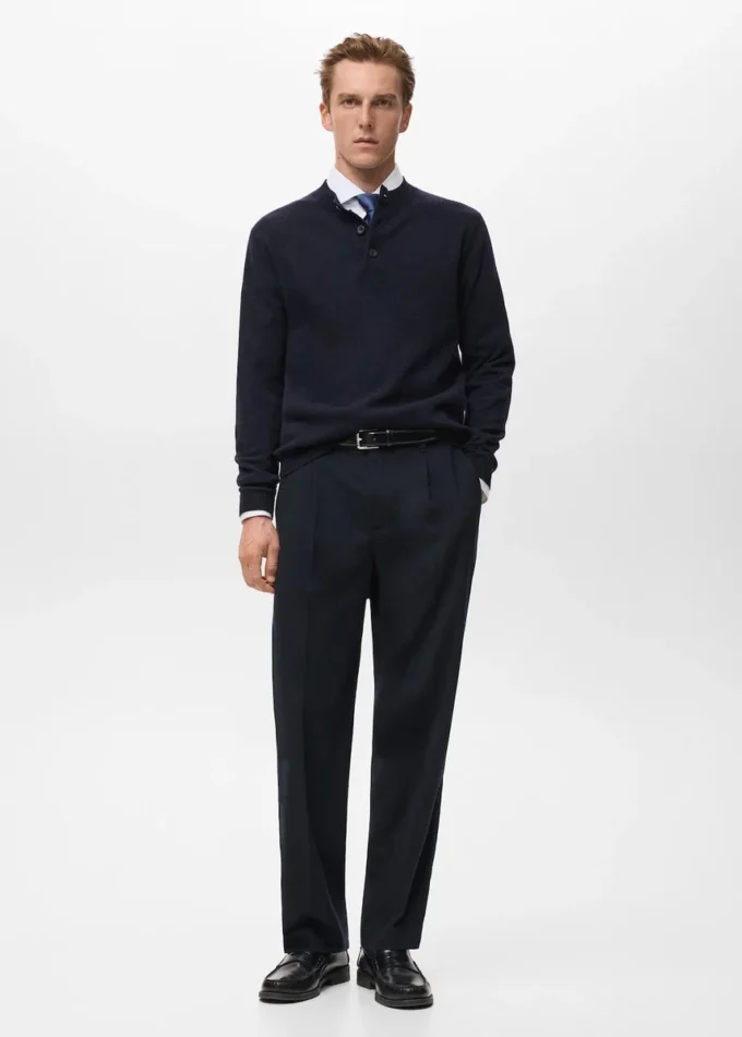 Maglione lavorato a maglia 100% lana extrafine Maglione lavorato a maglia 100% lana extrafine