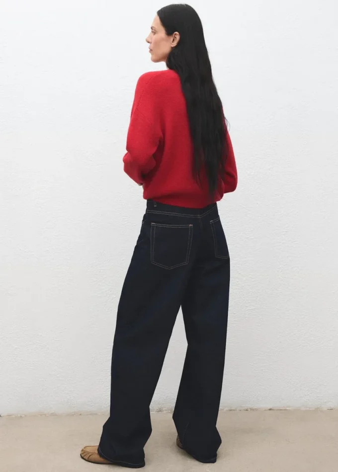 Maglione lavorato a maglia con collo rotondo Maglione lavorato a maglia con collo rotondo