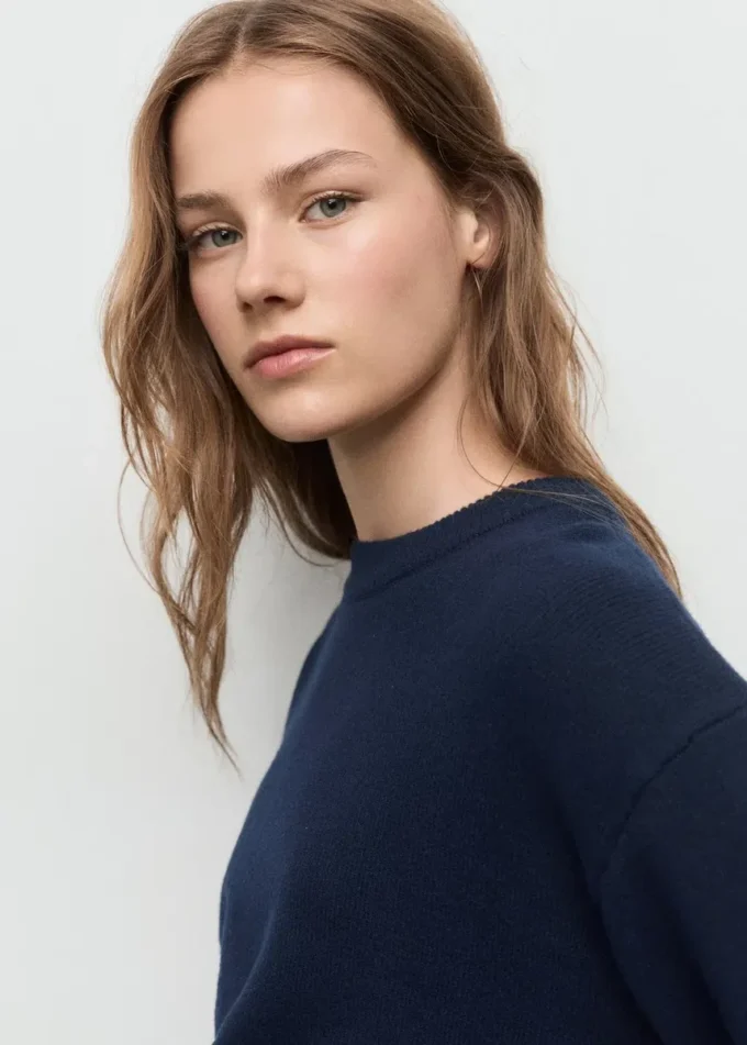 Maglione lavorato a maglia con collo rotondo Maglione lavorato a maglia con collo rotondo