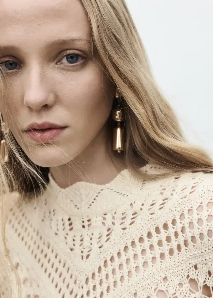 Maglione lavorato a maglia con dettagli in pizzo Maglione lavorato a maglia con dettagli in pizzo