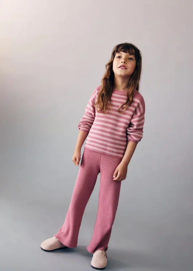 Maglione lavorato a maglia con dettaglio bottoni Maglione lavorato a maglia con dettaglio bottoni