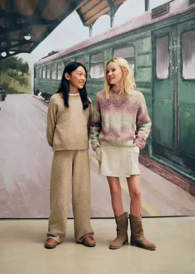 Pantaloni dritti in maglia