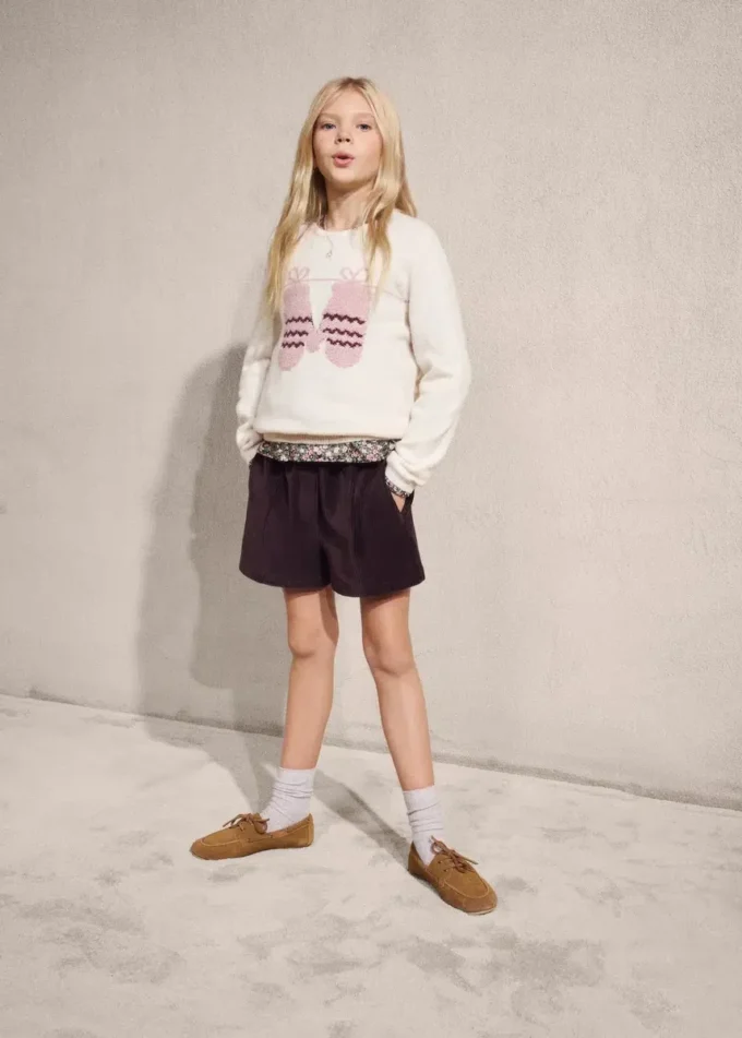 Maglione lavorato a maglia ricamato Maglione lavorato a maglia ricamato