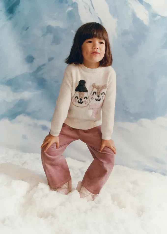 Maglione lavorato a maglia ricamato Maglione lavorato a maglia ricamato