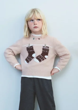 Maglione lavorato a maglia ricamato Maglione lavorato a maglia ricamato