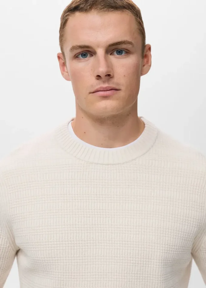 Maglione lavorato a maglia strutturato Maglione lavorato a maglia strutturato