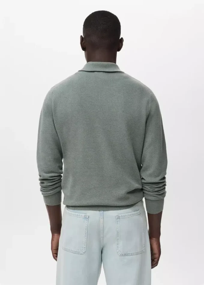 Maglione microstrutturato con collo con zip Maglione microstrutturato con collo con zip