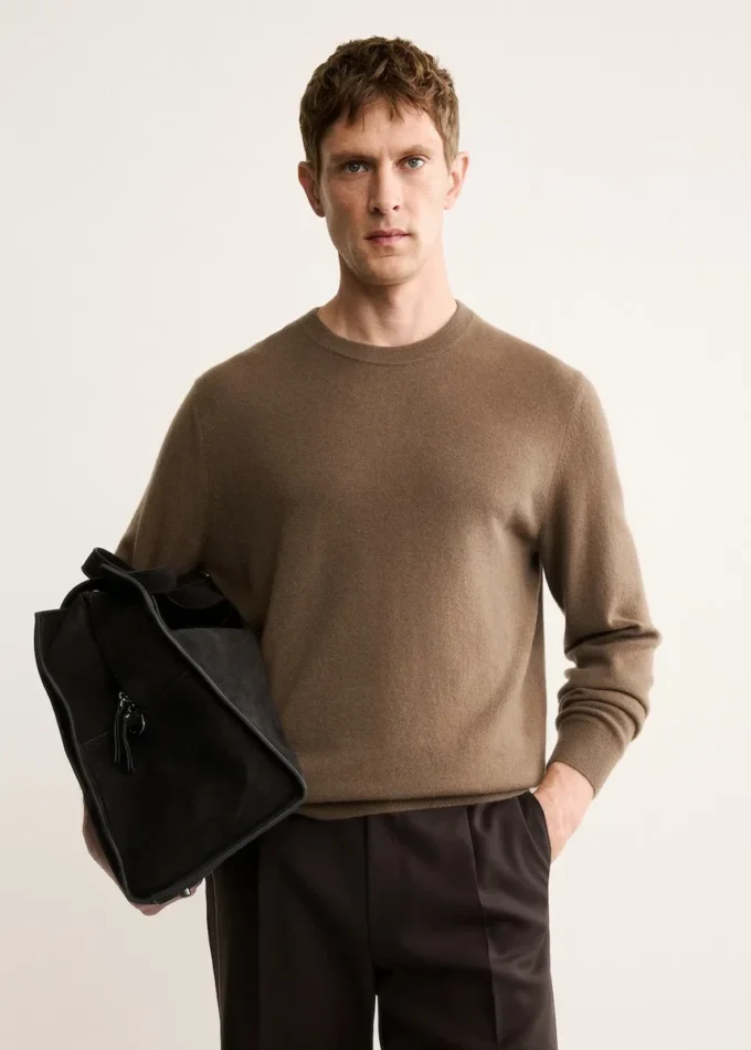 Maglione regular fit 100% cashmere Maglione regular fit 100% cashmere