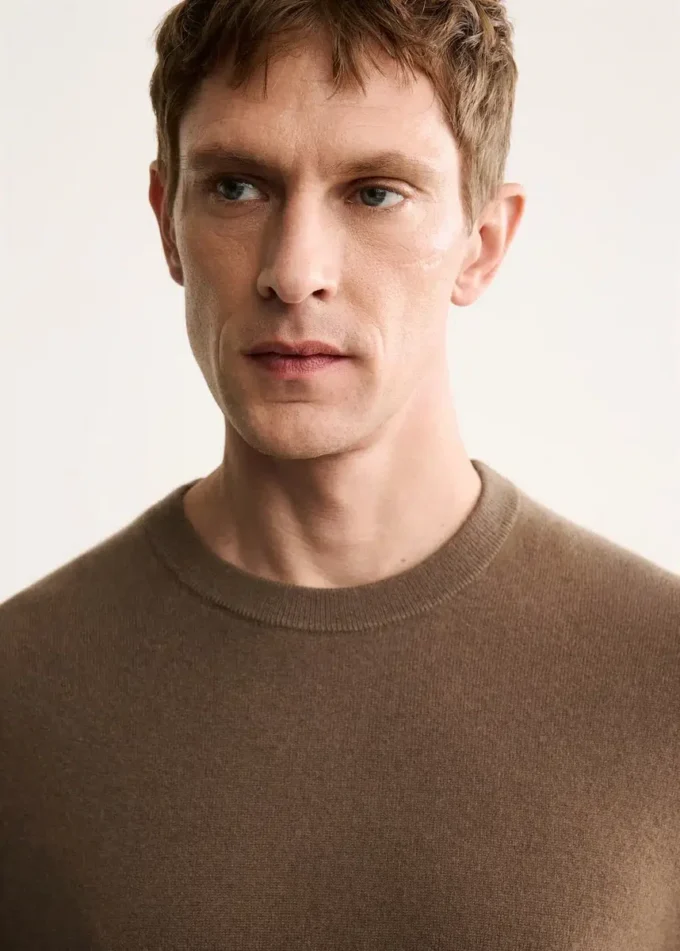 Maglione regular fit 100% cashmere Maglione regular fit 100% cashmere