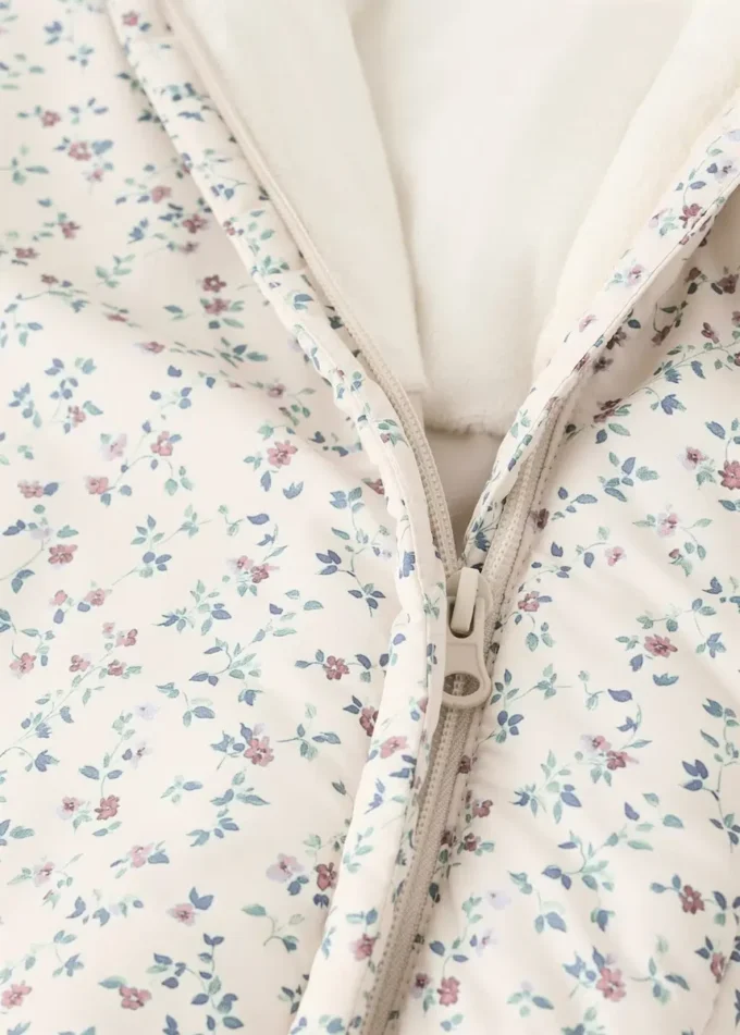 Maglione trapuntato a fiori Maglione trapuntato a fiori