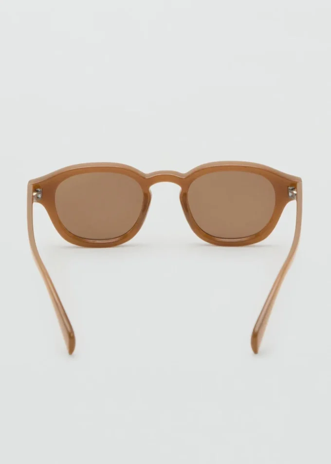 Occhiali da sole con montatura in resina
