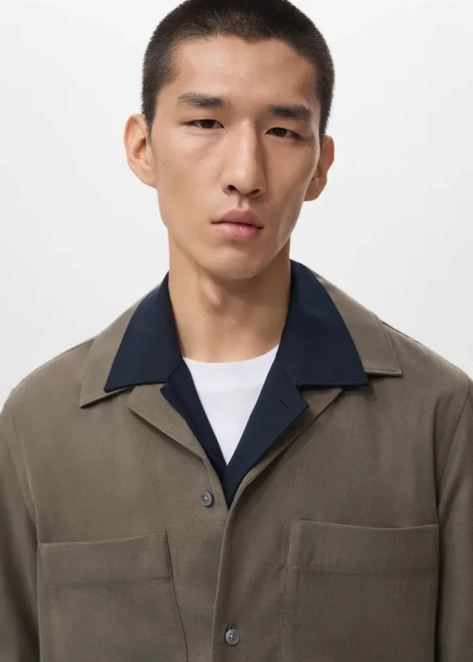 Overshirt dalla vestibilità regolare con tasca Overshirt dalla vestibilità regolare con tasca