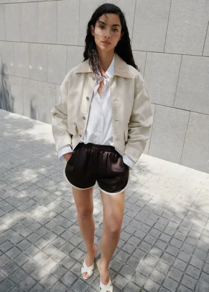 Pantaloncini con bordi a contrasto Pantaloncini con bordi a contrasto