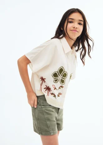 Pantaloncini con dettagli cuciti