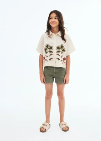 Pantaloncini con dettagli cuciti