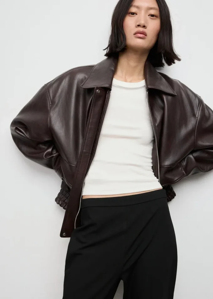 Pantaloni a vita alta svasati Pantaloni a vita alta svasati