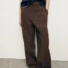 Pantaloni a vita bassa e gamba larga Pantaloni a vita bassa e gamba larga