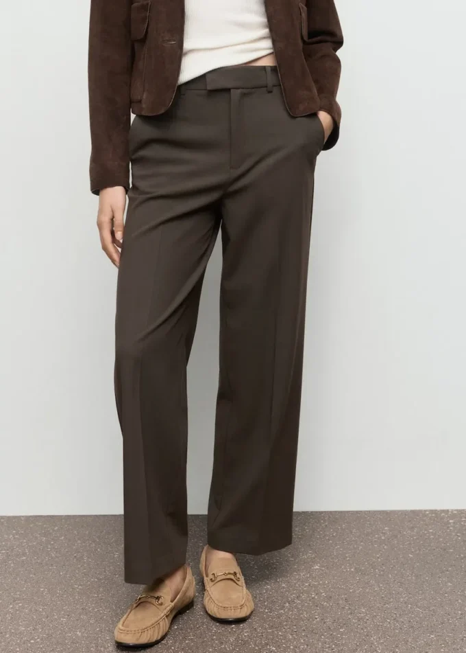 Pantaloni a vita media con gamba dritta e corte