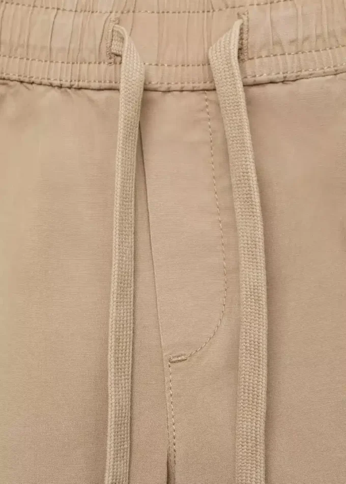 Pantaloni con elastico in vita Pantaloni con elastico in vita