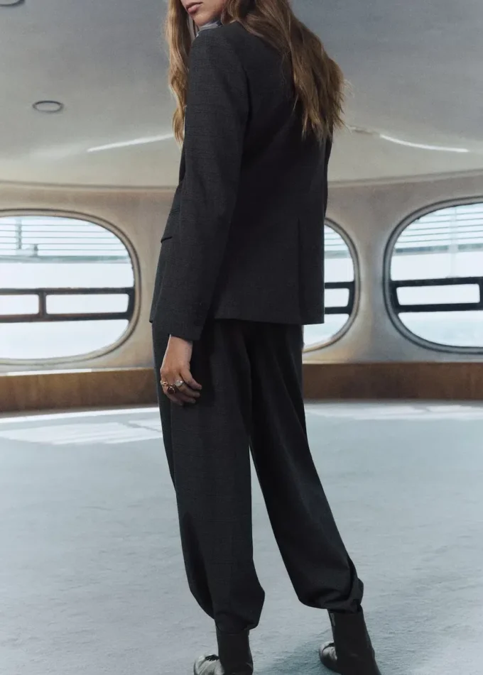 Pantaloni da completo a pieghe con stampa a quadri Pantaloni da completo a pieghe con stampa a quadri