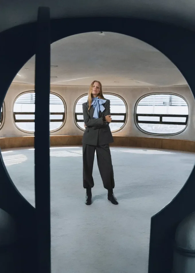 Pantaloni da completo a pieghe con stampa a quadri Pantaloni da completo a pieghe con stampa a quadri