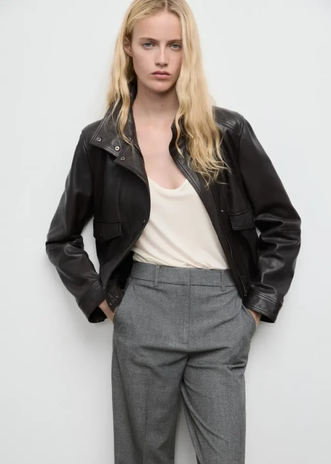 Pantaloni dritti a vita media Pantaloni dritti a vita media