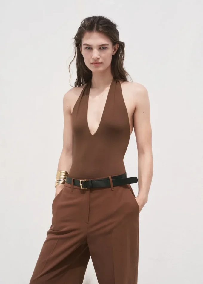 Pantaloni dritti a vita media Pantaloni dritti a vita media