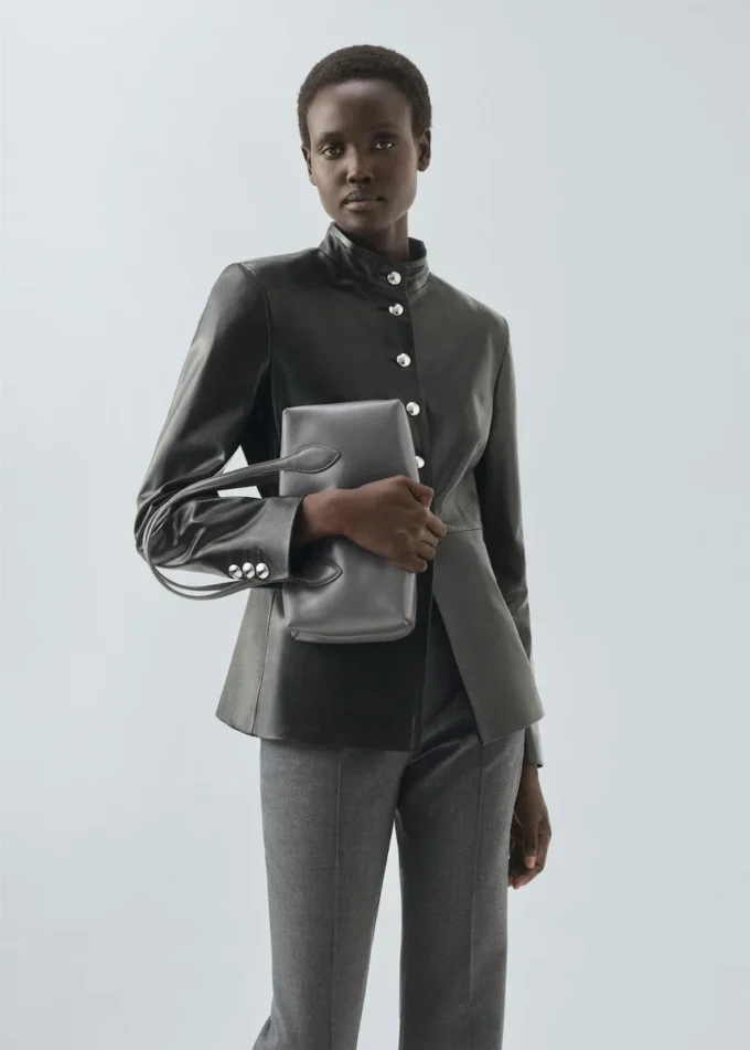 Pantaloni dritti con cintura Pantaloni dritti con cintura