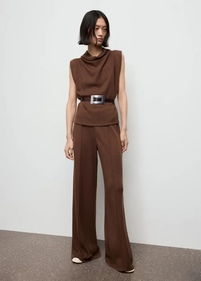 Pantaloni dritti con cuciture a vista Pantaloni dritti con cuciture a vista