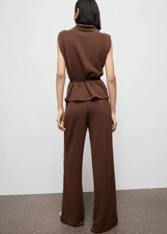 Pantaloni dritti con cuciture a vista Pantaloni dritti con cuciture a vista