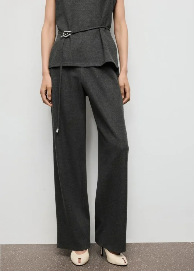 Pantaloni dritti con elastico in vita Pantaloni dritti con elastico in vita