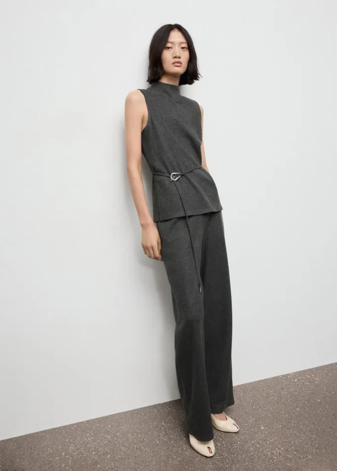 Pantaloni dritti con elastico in vita Pantaloni dritti con elastico in vita