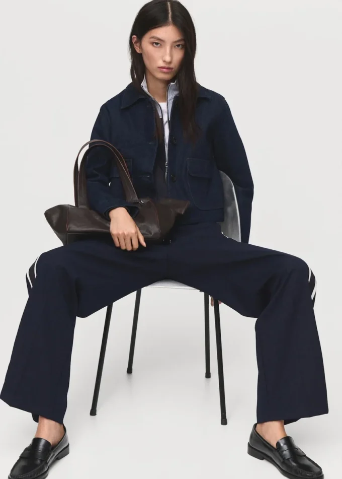 Pantaloni dritti con strisce a contrasto Pantaloni dritti con strisce a contrasto