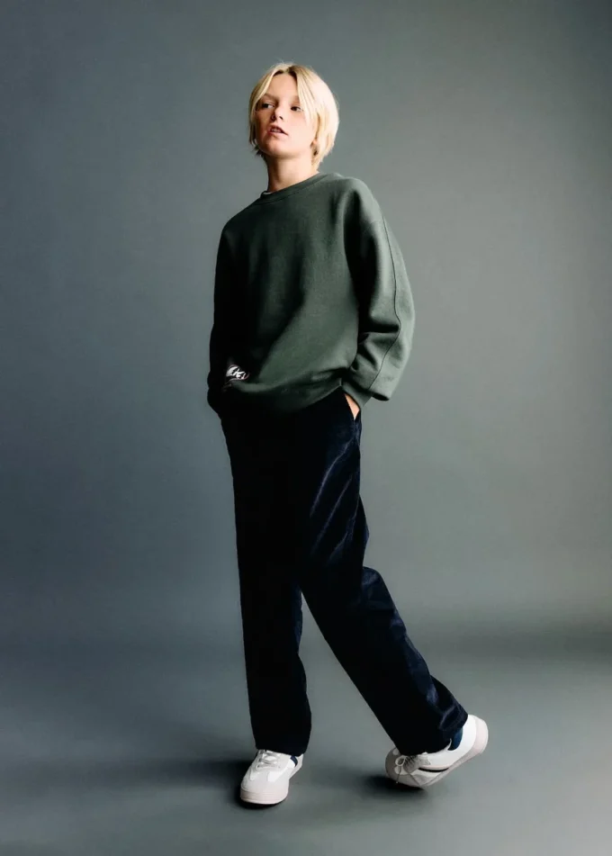 Pantaloni dritti in velluto a coste Pantaloni dritti in velluto a coste