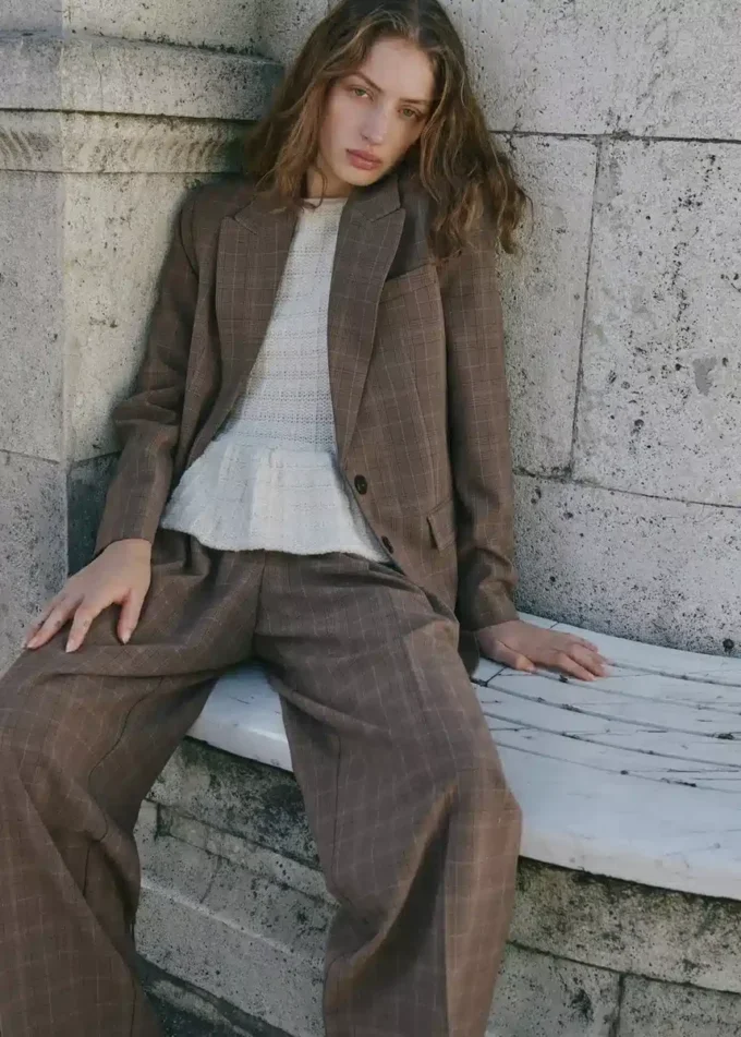 Pantaloni eleganti a quadri con gamba larga Pantaloni eleganti a quadri con gamba larga