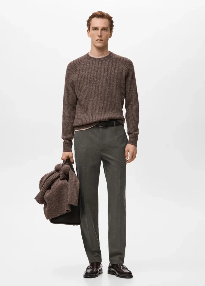 Pantaloni fluidi dalla vestibilità regolare Pantaloni fluidi dalla vestibilità regolare