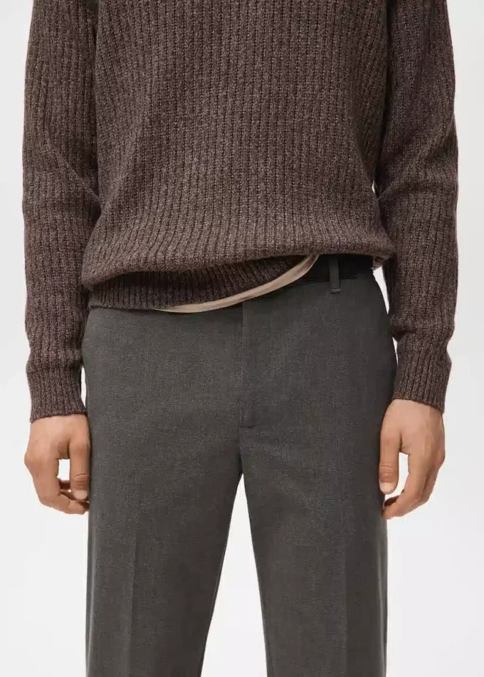 Pantaloni fluidi dalla vestibilità regolare Pantaloni fluidi dalla vestibilità regolare