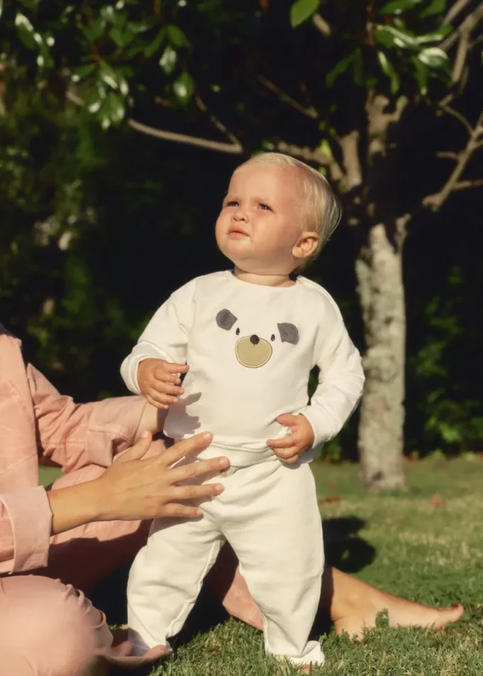 Pantaloni in cotone con bottoni Pantaloni in cotone con bottoni