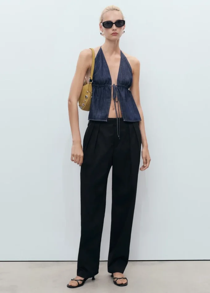 Pantaloni in cotone con bottoni Pantaloni in cotone con bottoni