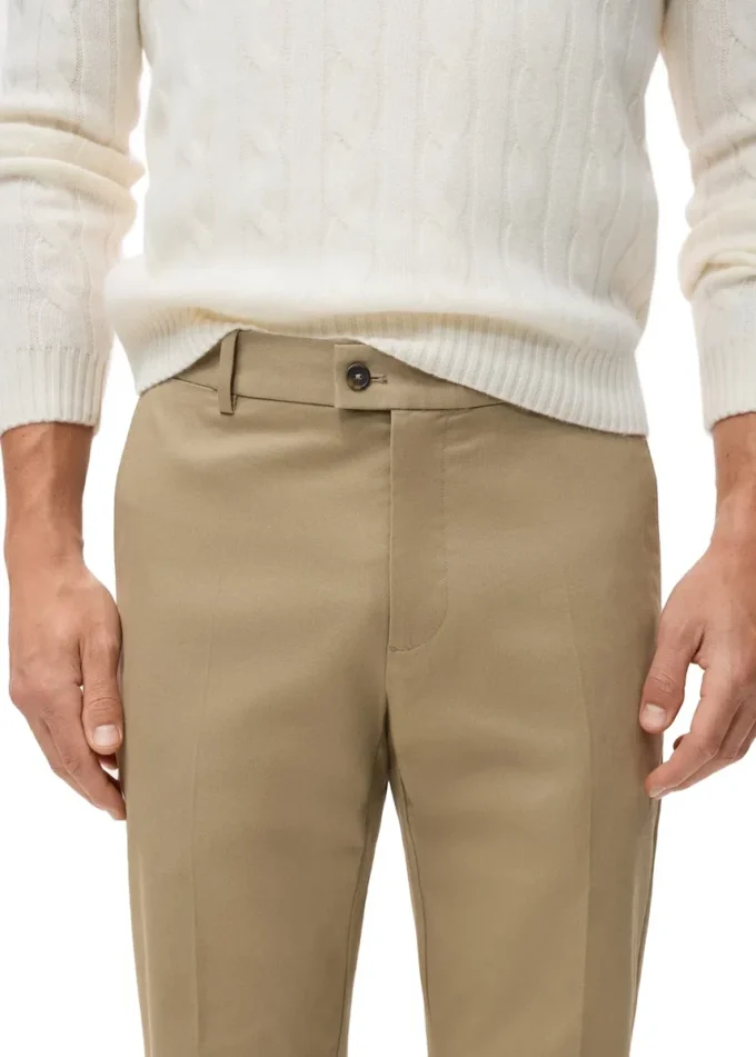 Pantaloni in cotone dalla vestibilità regolare Pantaloni in cotone dalla vestibilità regolare
