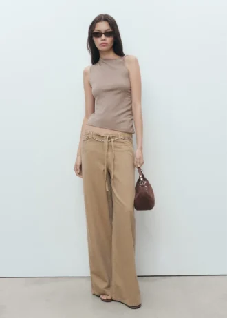 Pantaloni in denim a gamba larga con cintura