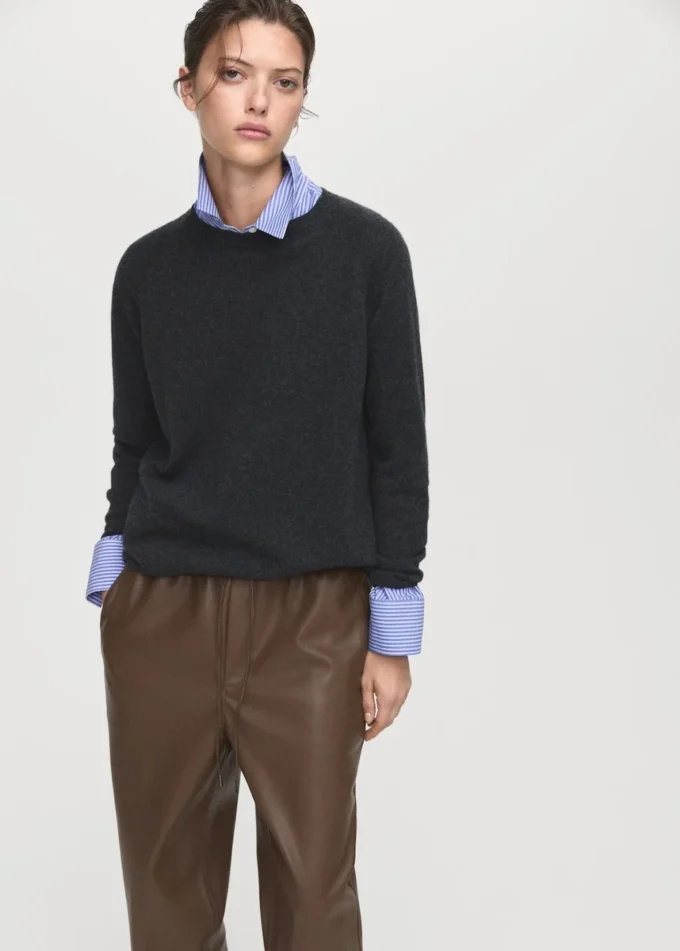 Pantaloni in ecopelle con elastico in vita Pantaloni in ecopelle con elastico in vita