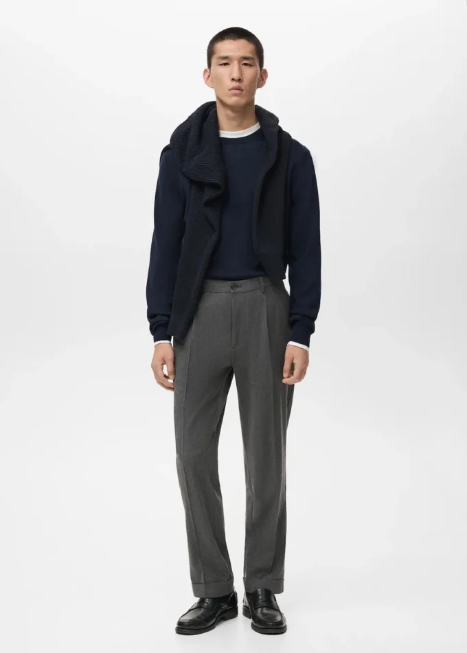 Pantaloni in flanella con pieghe e vestibilità regolare Pantaloni in flanella con pieghe e vestibilità regolare