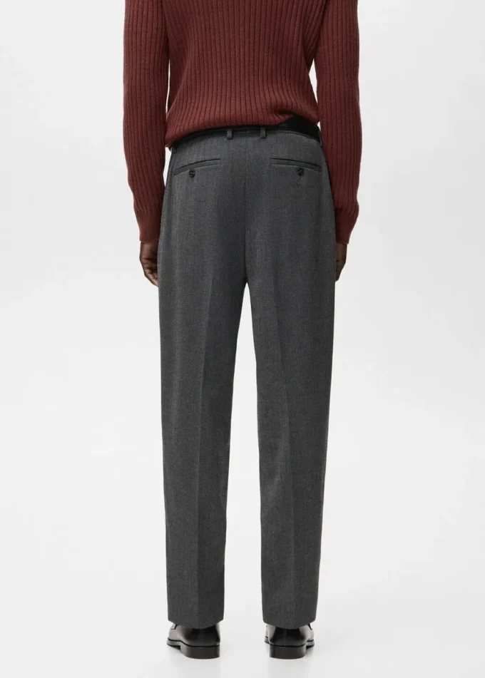 Pantaloni in flanella con pieghe e vestibilità regolare Pantaloni in flanella con pieghe e vestibilità regolare