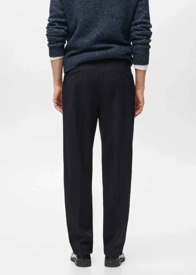 Pantaloni in flanella con pieghe e vestibilità regolare Pantaloni in flanella con pieghe e vestibilità regolare