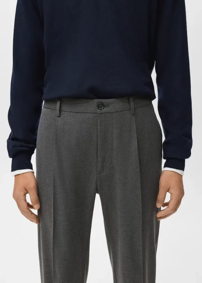 Pantaloni in flanella con pieghe e vestibilità regolare Pantaloni in flanella con pieghe e vestibilità regolare