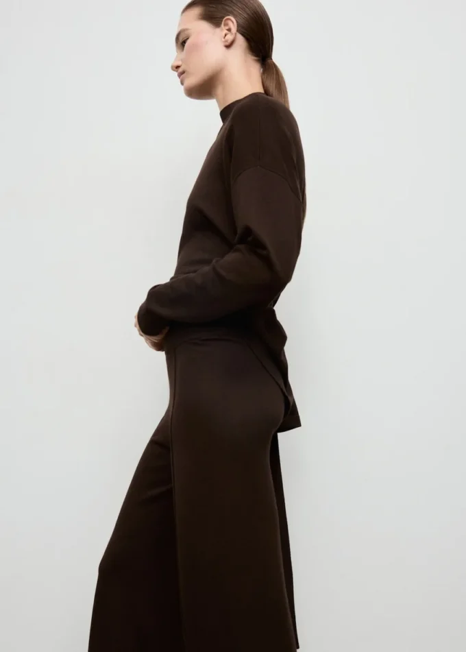 Pantaloni in maglia con dettagli cuciti Pantaloni in maglia con dettagli cuciti