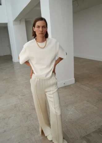 Pantaloni in raso con aperture laterali