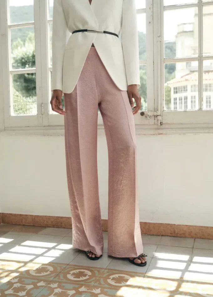 Pantaloni in raso effetto stropicciato Pantaloni in raso effetto stropicciato